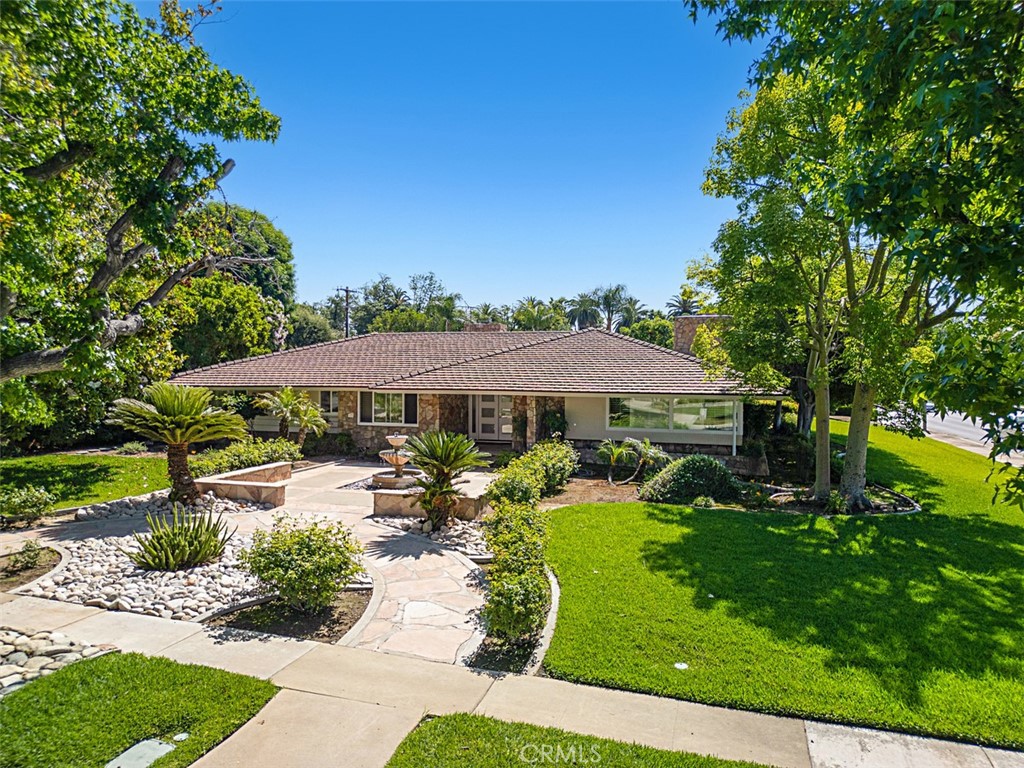 1604 N Laurel Avenue