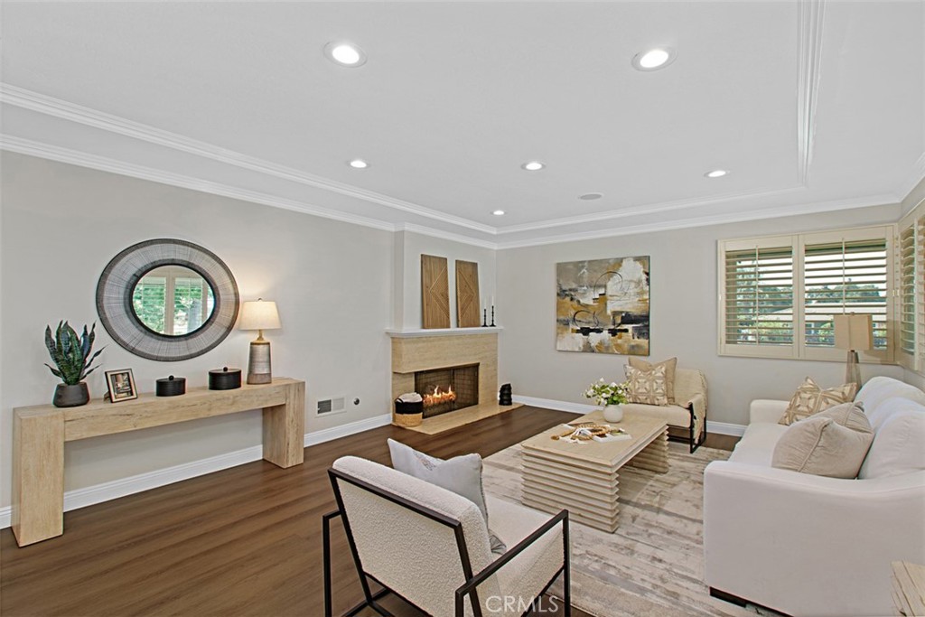 1604 N Laurel Avenue