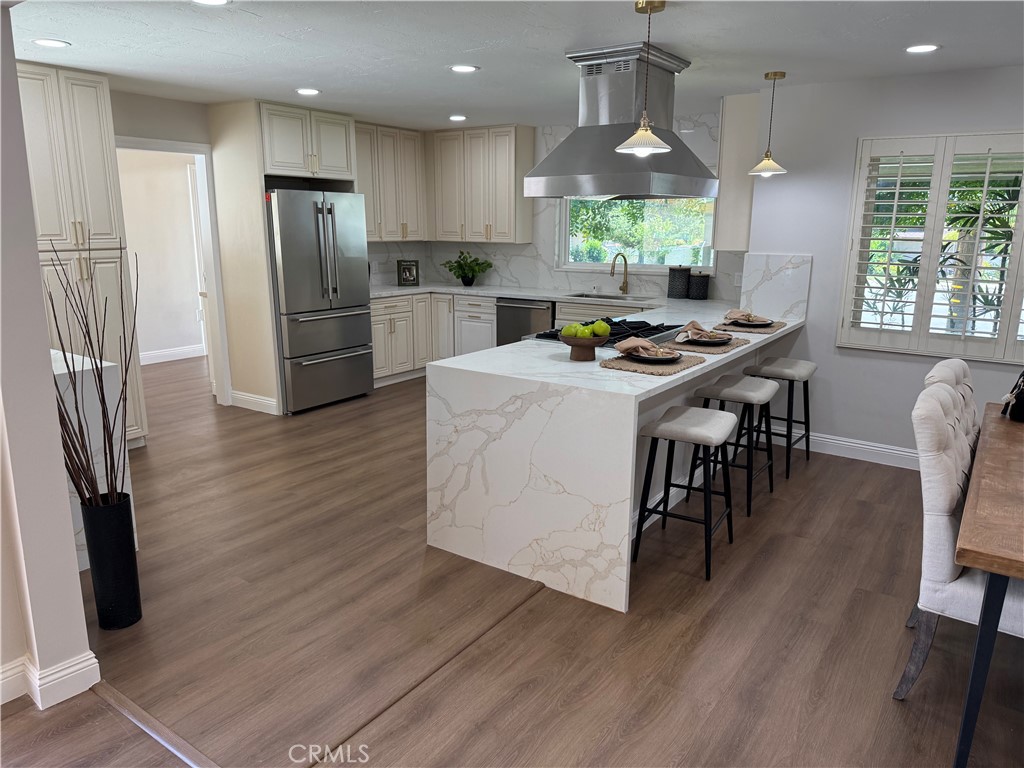 1604 N Laurel Avenue