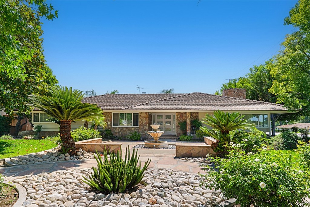 1604 N Laurel Avenue