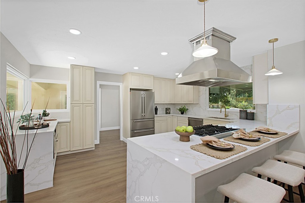 1604 N Laurel Avenue