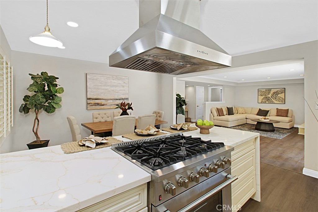 1604 N Laurel Avenue