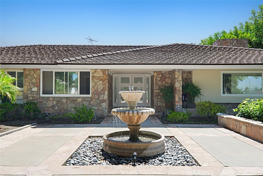 1604 N Laurel Avenue