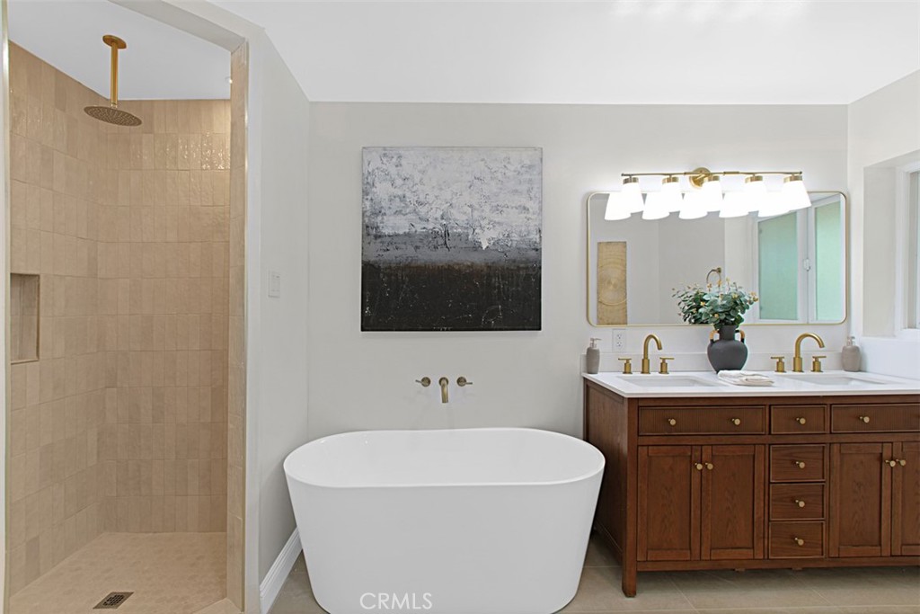 1604 N Laurel Avenue