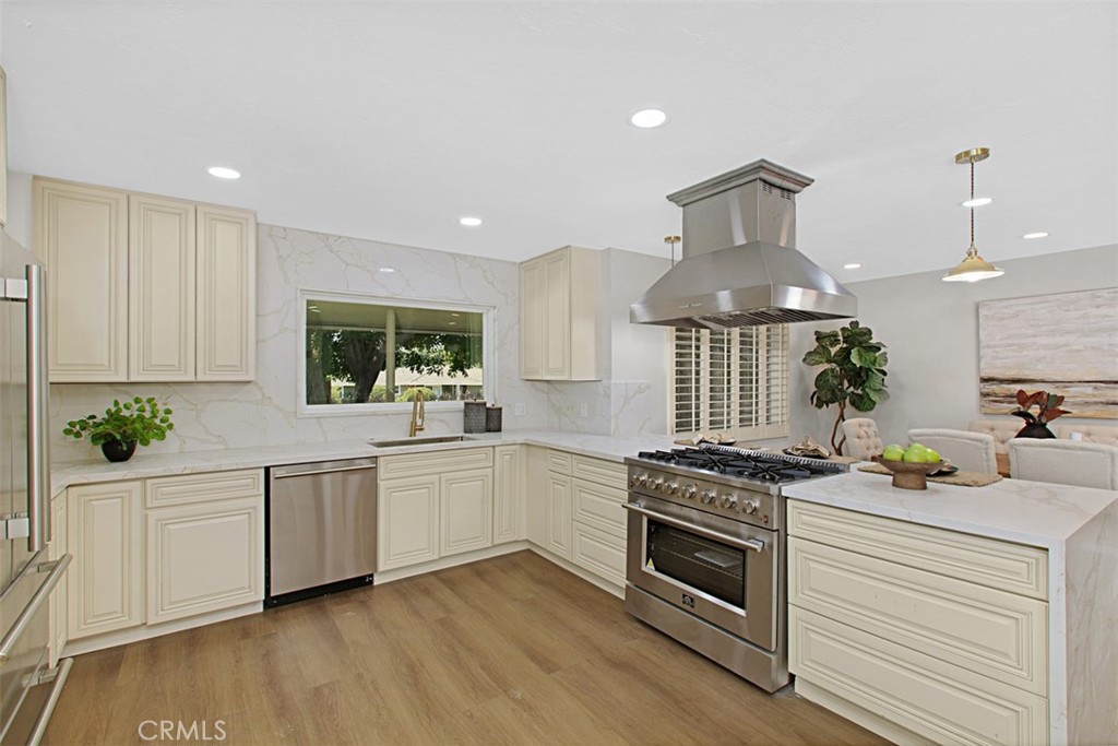 1604 N Laurel Avenue