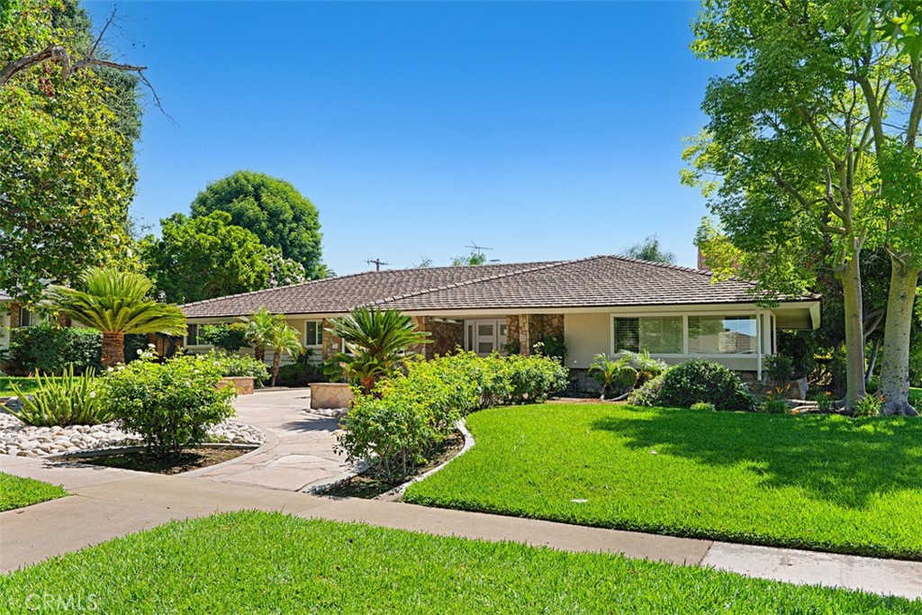 1604 N Laurel Avenue