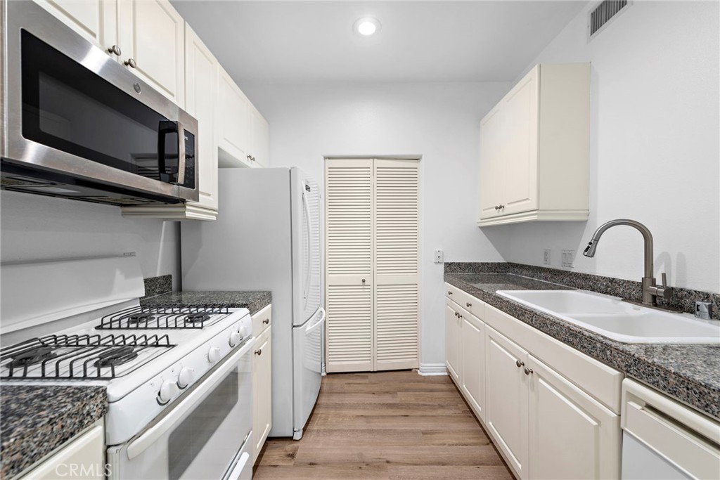 3131 Watermarke Place