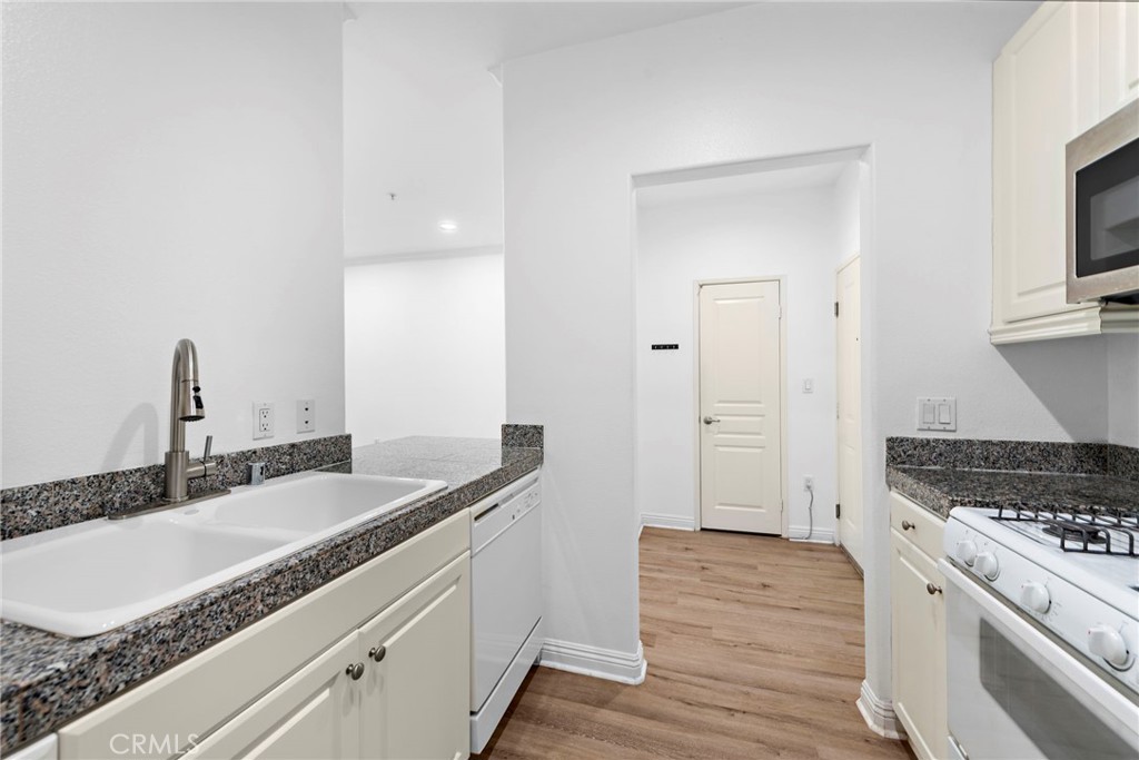 3131 Watermarke Place