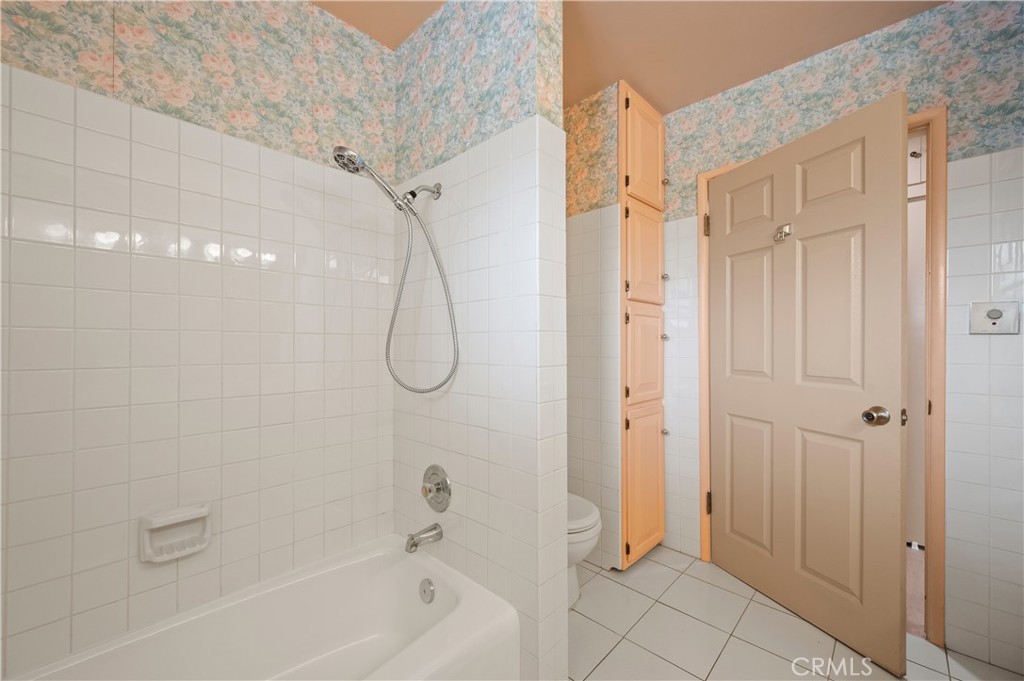 5449 E Fairbrook Street