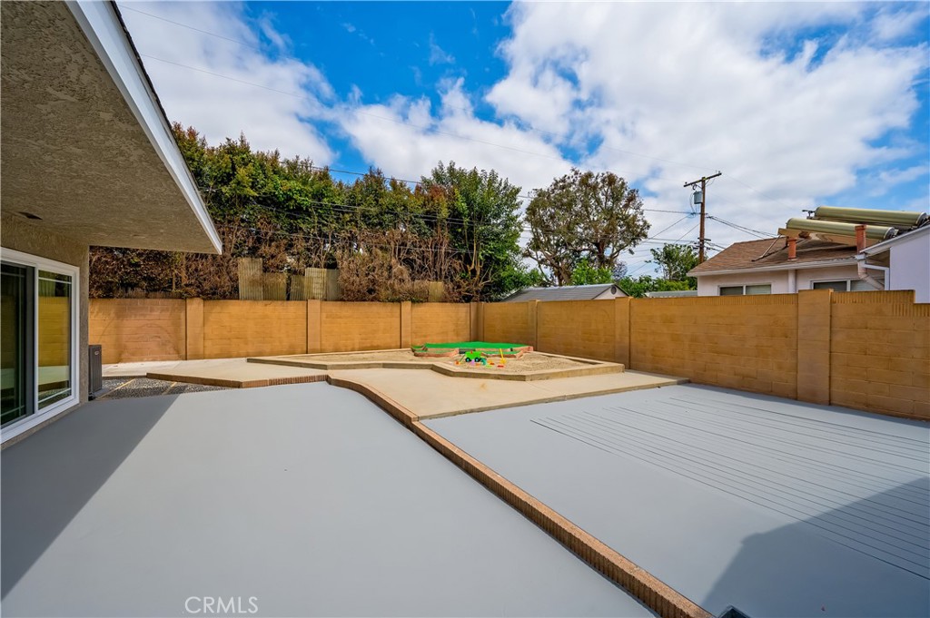 5449 E Fairbrook Street