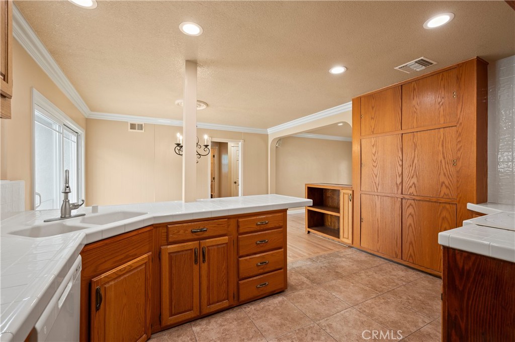 5449 E Fairbrook Street