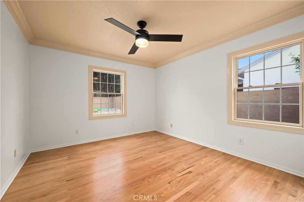 5449 E Fairbrook Street