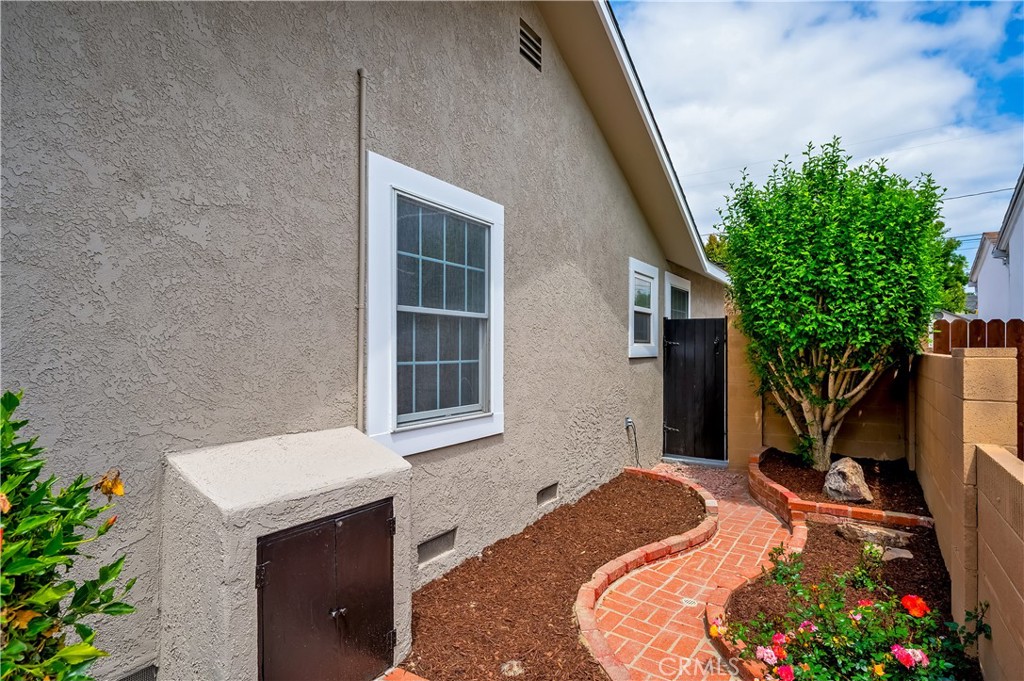 5449 E Fairbrook Street