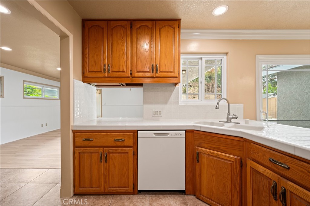 5449 E Fairbrook Street