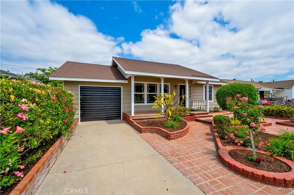 5449 E Fairbrook Street