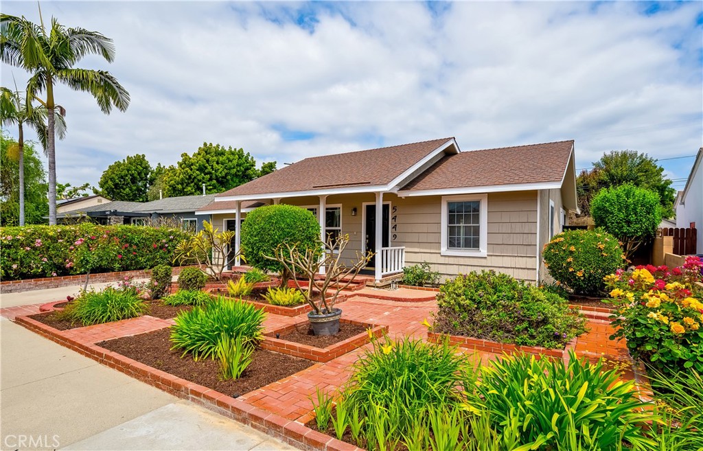 5449 E Fairbrook Street