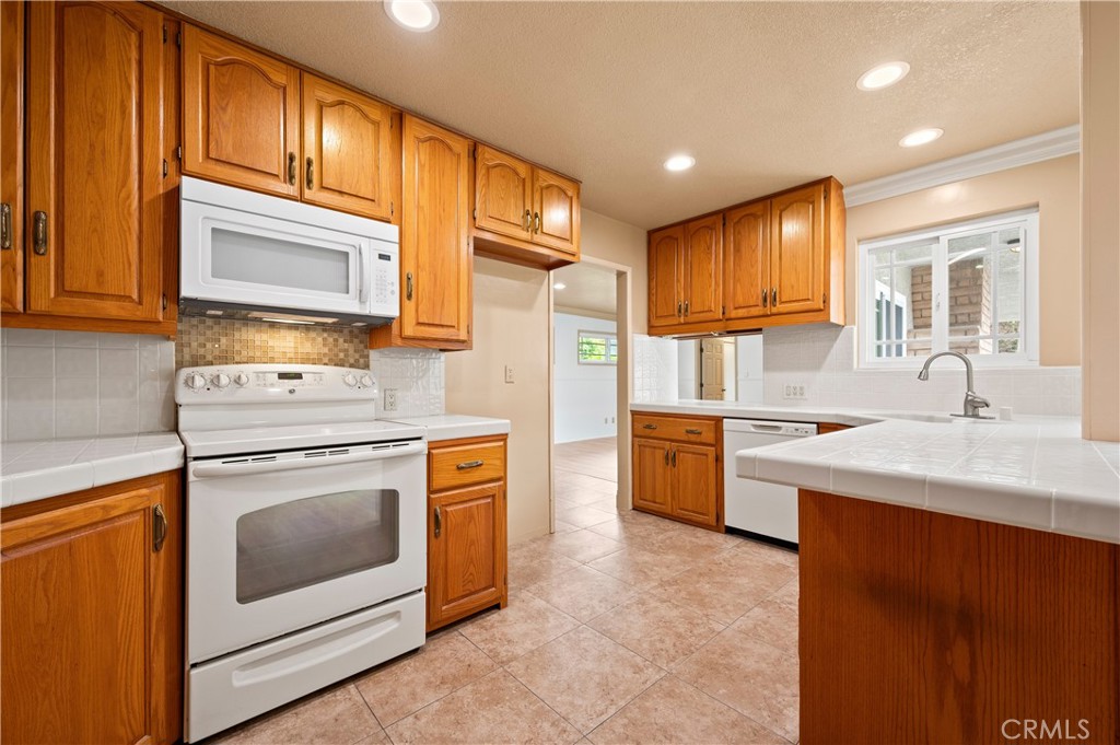 5449 E Fairbrook Street