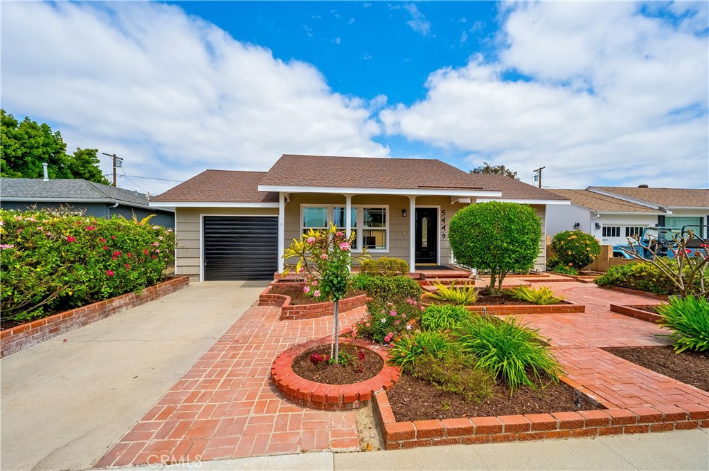 5449 E Fairbrook Street