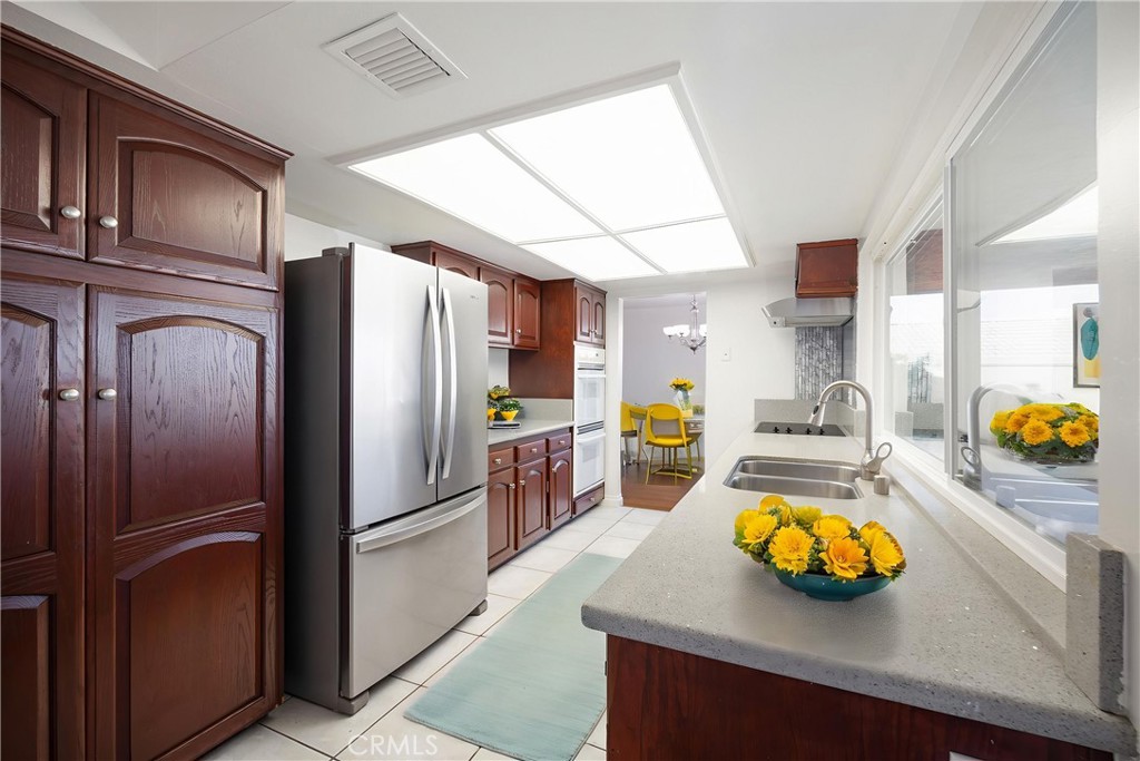 6164 Del Paso Avenue