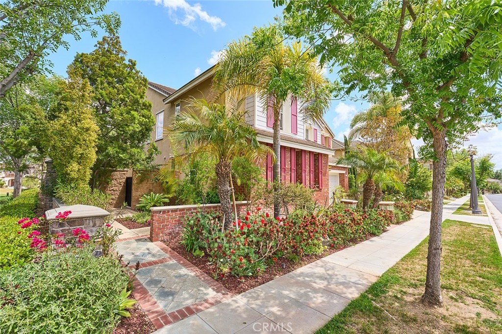 1472 Nicolas Way