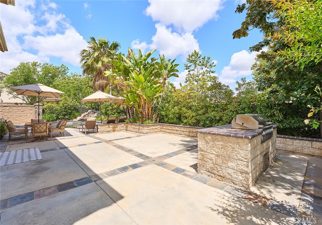 1472 Nicolas Way