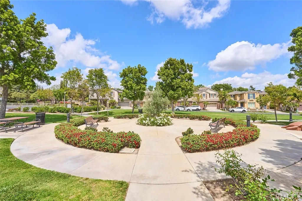 1472 Nicolas Way