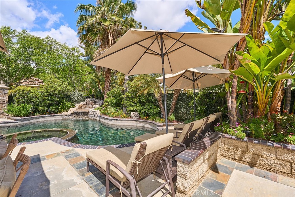 1472 Nicolas Way