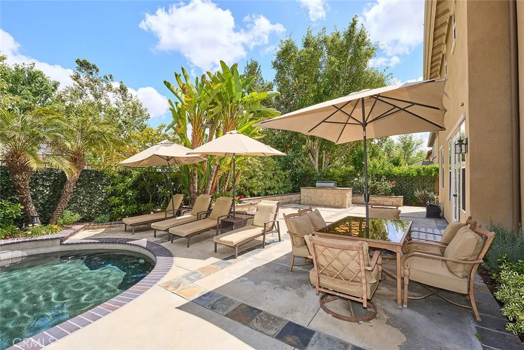 1472 Nicolas Way