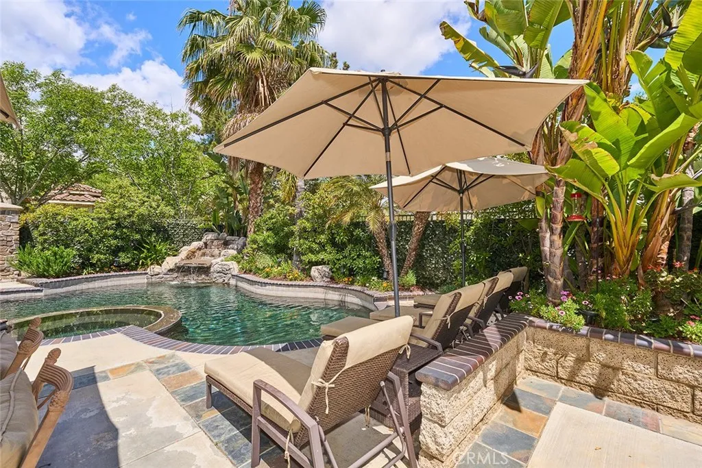 1472 Nicolas Way