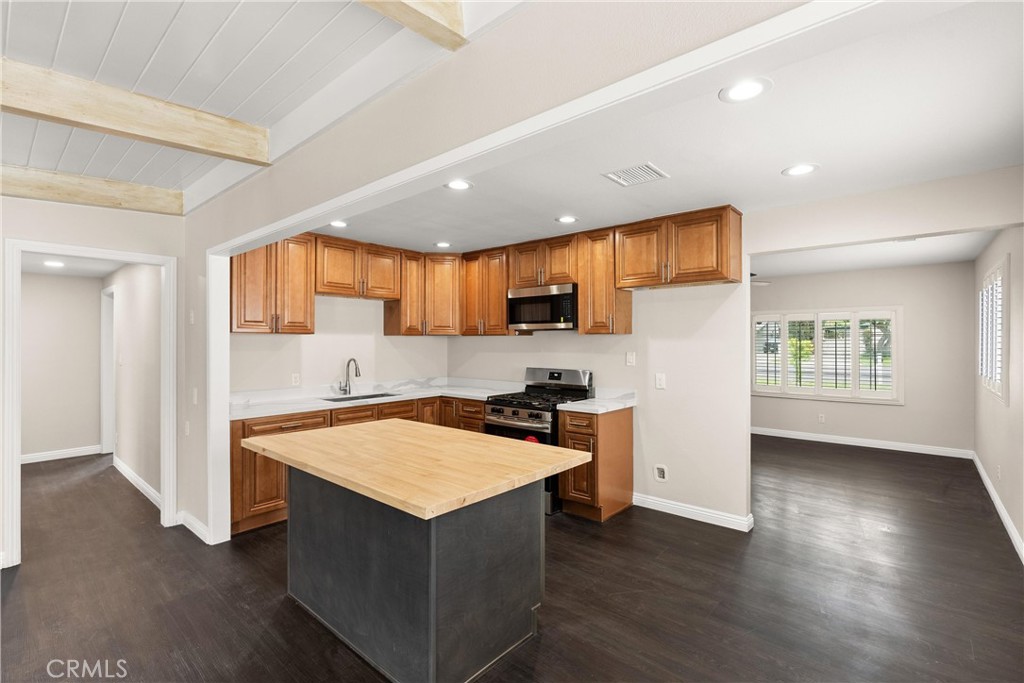 235 S Pasadena Avenue