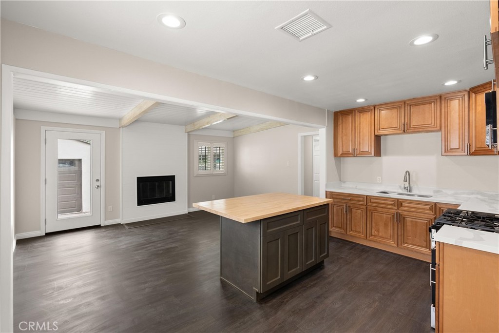 235 S Pasadena Avenue