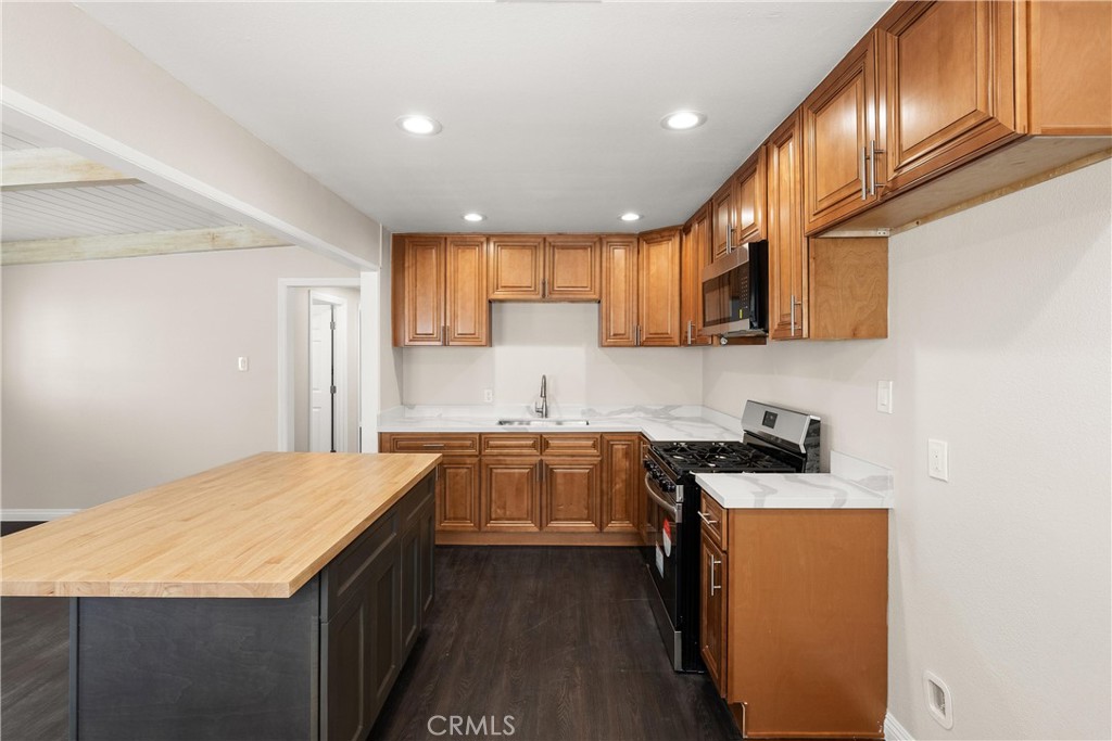 235 S Pasadena Avenue