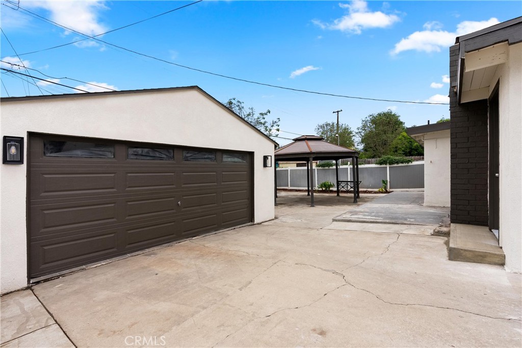 235 S Pasadena Avenue