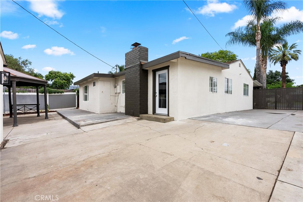 235 S Pasadena Avenue