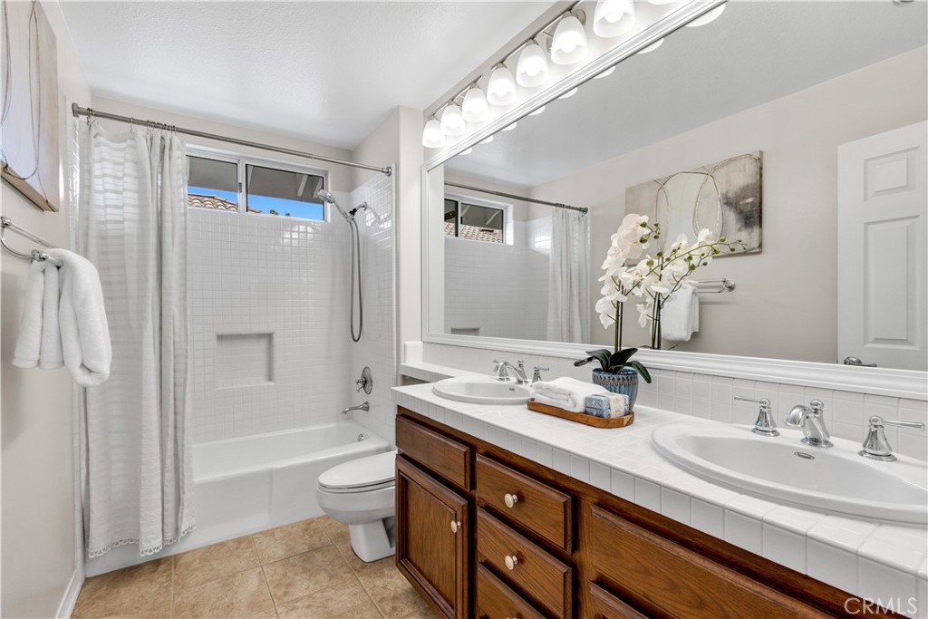 1706 Avenida Crescenta
