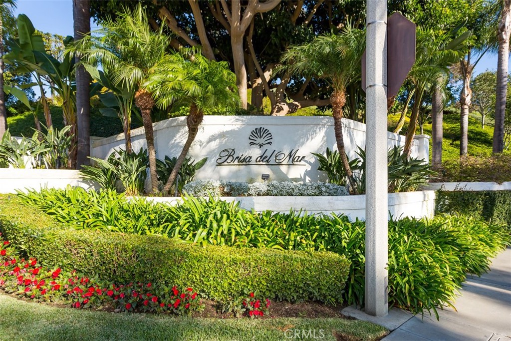 1706 Avenida Crescenta