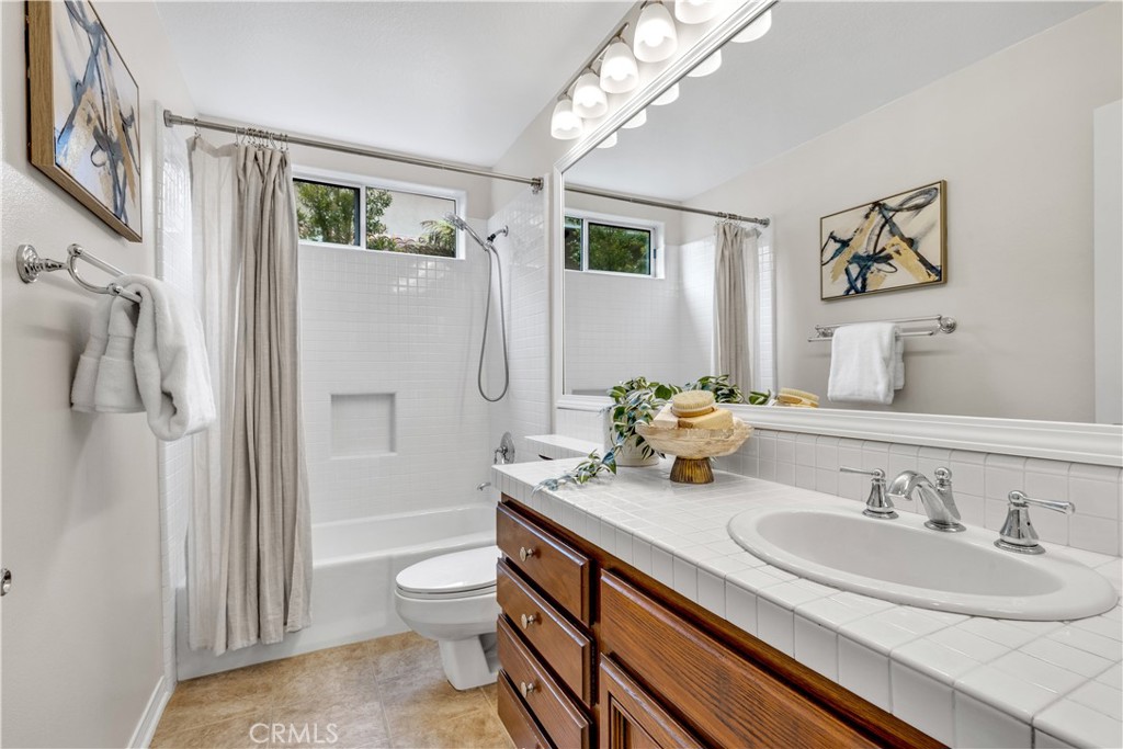 1706 Avenida Crescenta