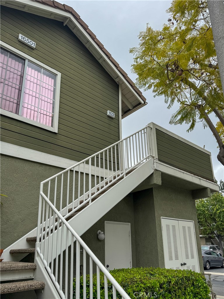 16501 Dundee Court 102