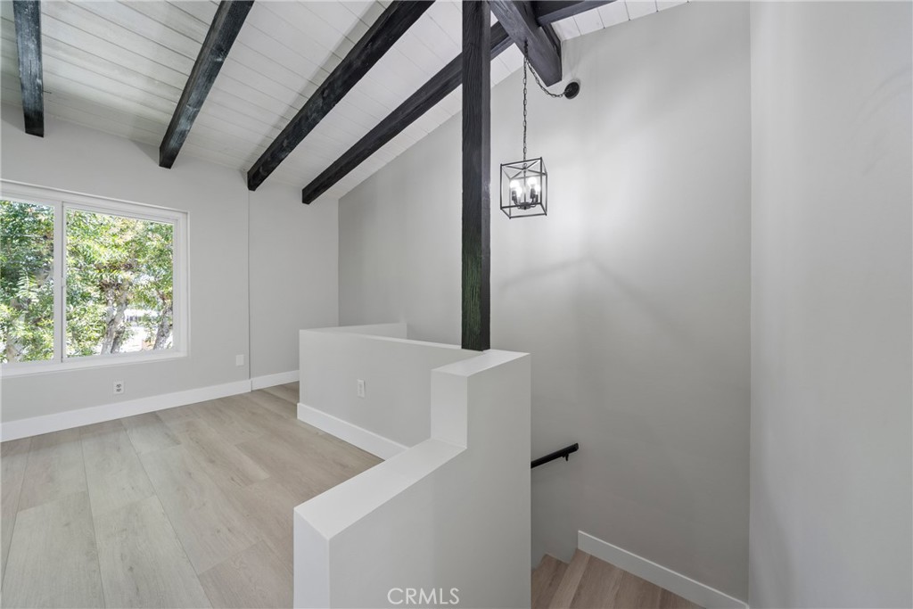 503 Saint Andrews Road E