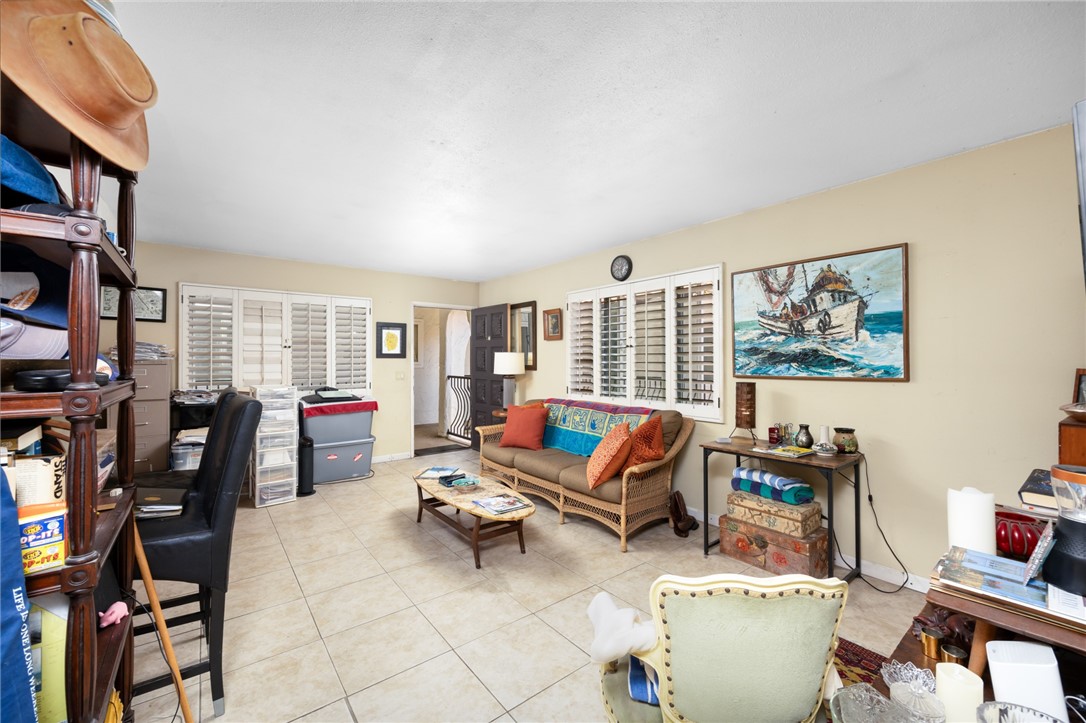 2175 S Coast Highway S 20