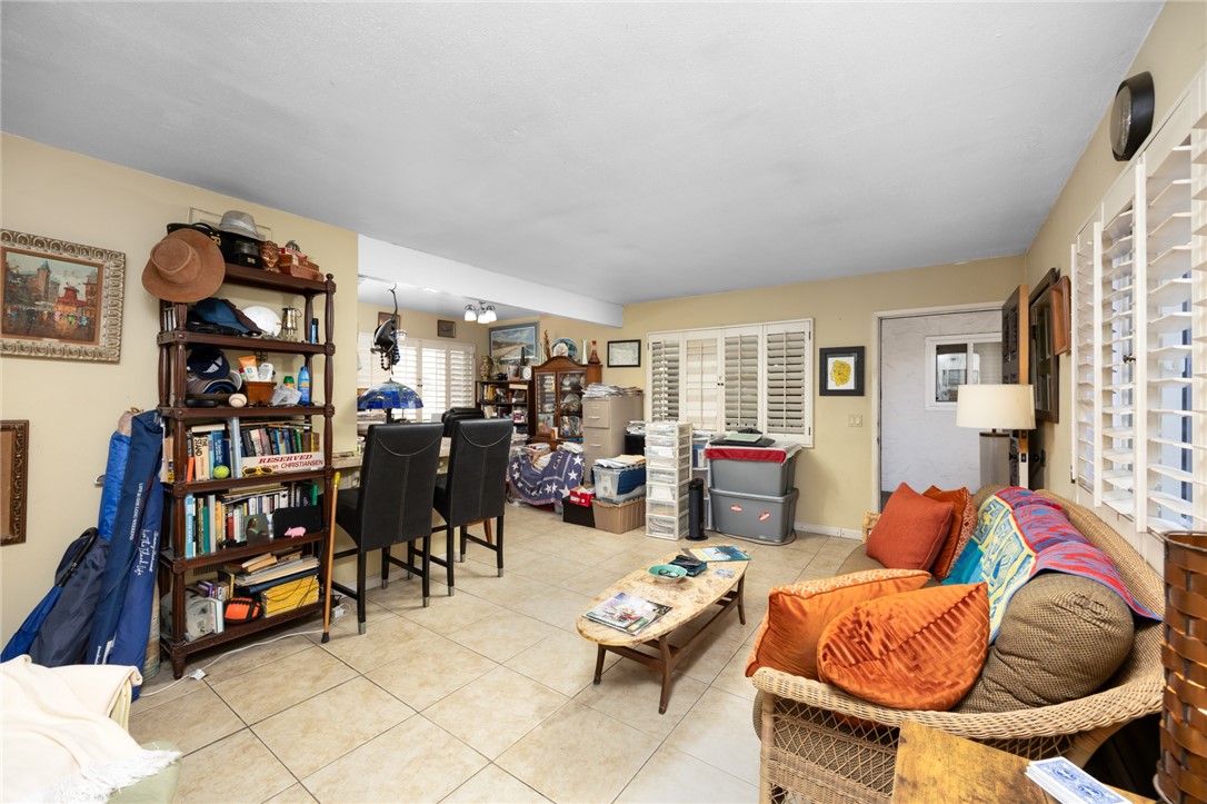 2175 S Coast Highway S 20