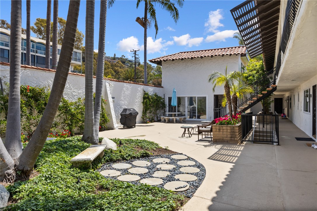 2175 S Coast Highway S 20