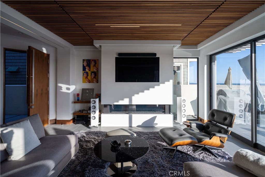 7104 W Oceanfront