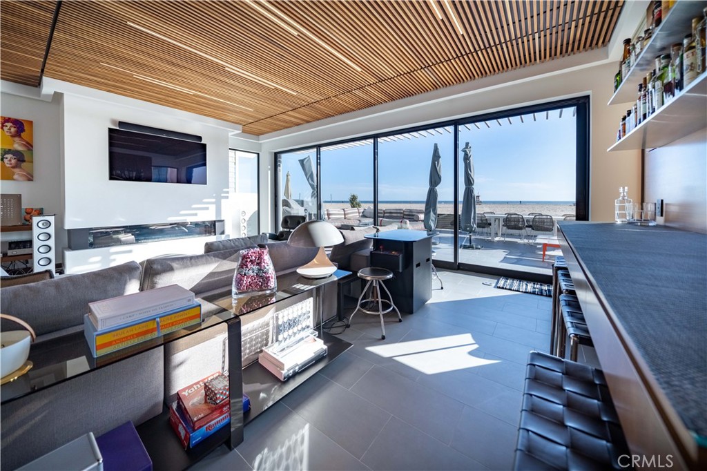 7104 W Oceanfront