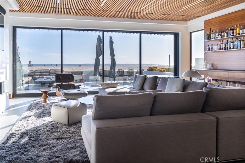 7104 W Oceanfront