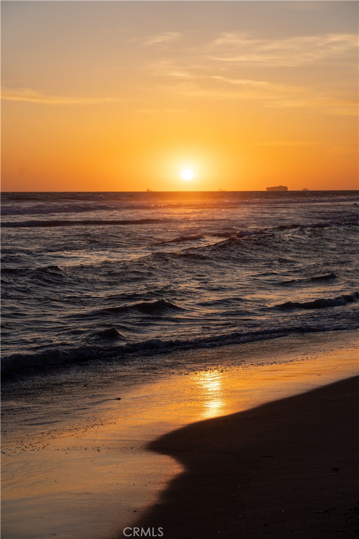 7104 W Oceanfront