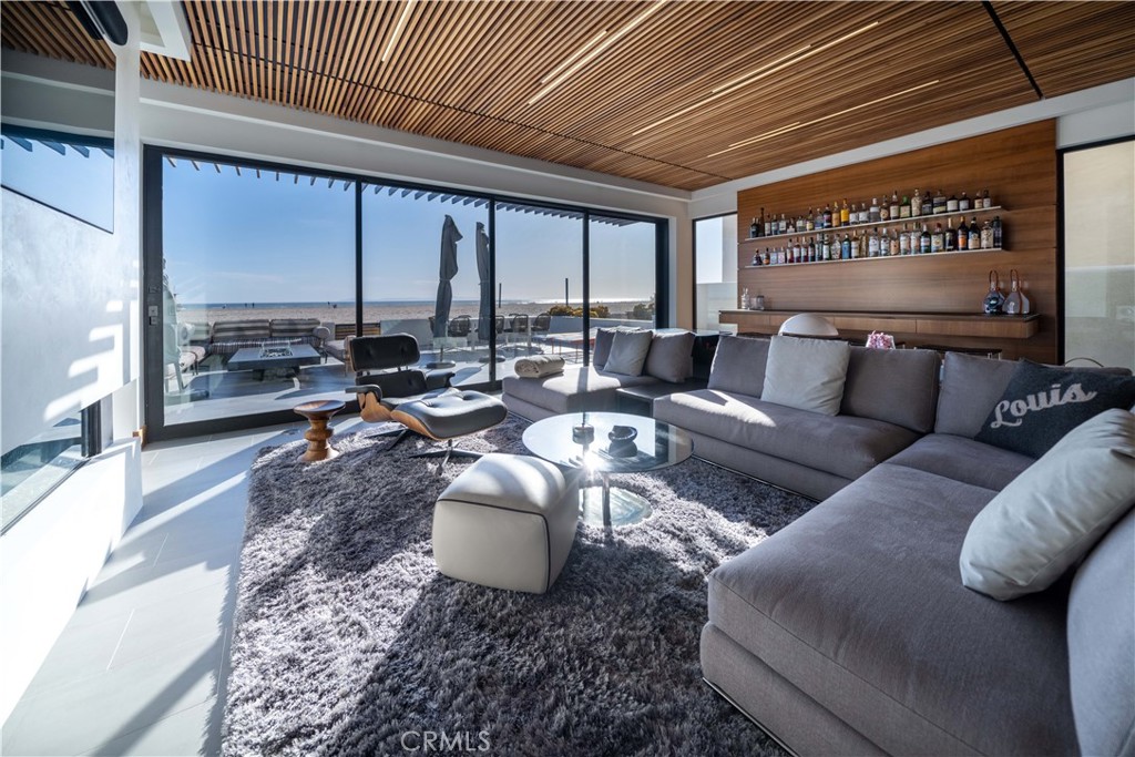 7104 W Oceanfront