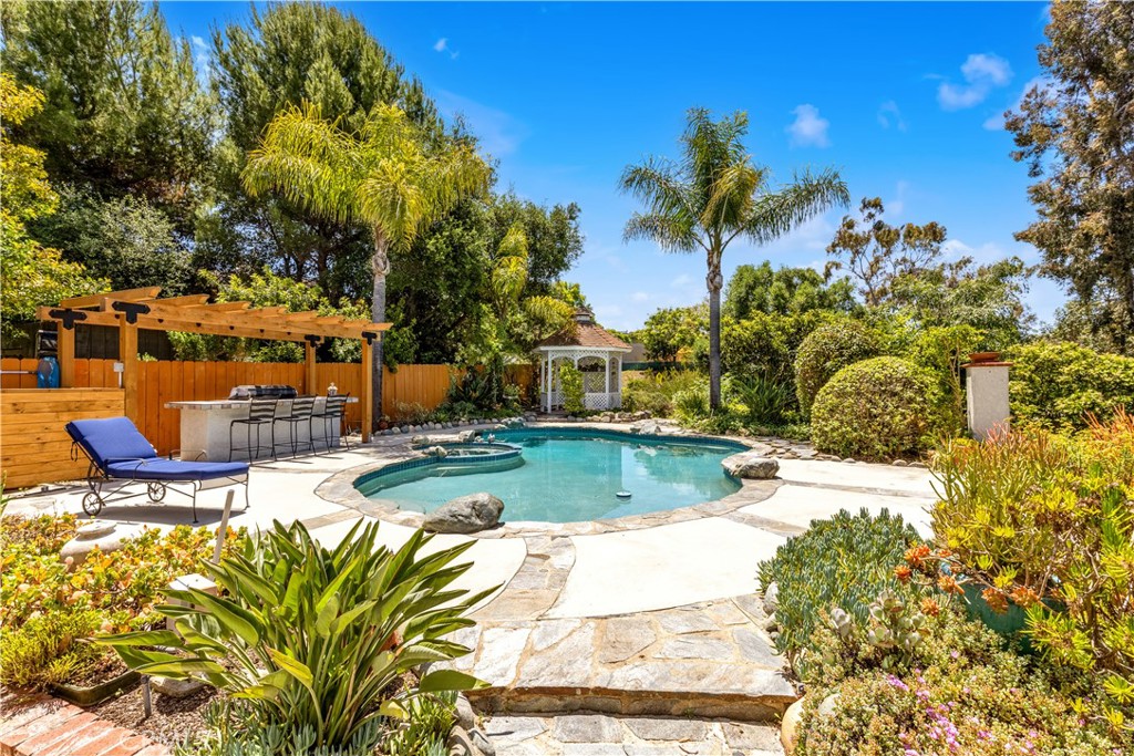 29272 Via San Sebastian