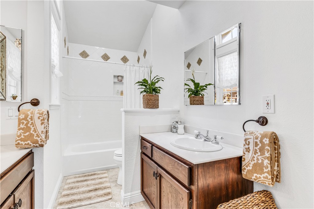 29272 Via San Sebastian