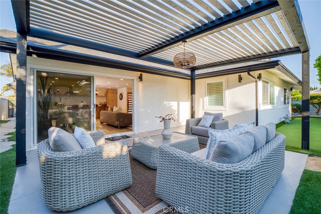 15361 Pickford Street